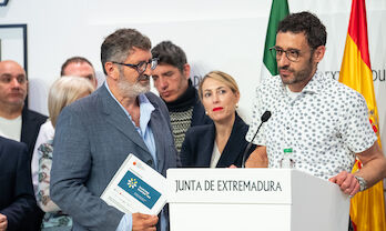 Derida Dance de Bulgara con proyecto Dancing Historyies participa en la presentacin 71 Edicin Festival de Mrida