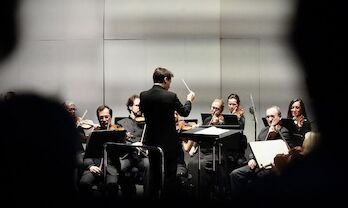 La OEx ofrece conciertos en Badajoz y Mrida con la mezzosoprano Justina Gringyte