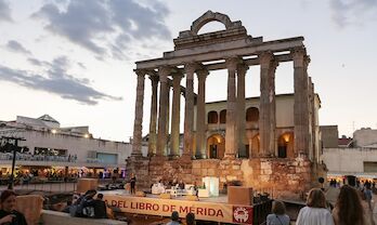 Unas 10000 personas han pasado por la XLI Feria del Libro de Mrida