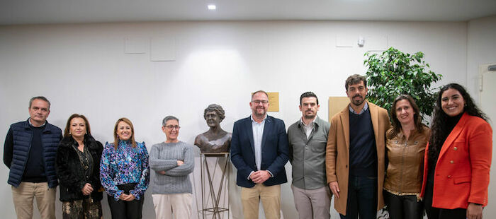 María Luisa Gragera de Vera ya tiene su busto en el Teatro María Luisa que regaló a Mérida