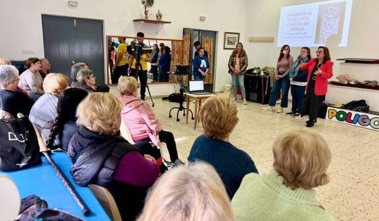 Programa Lazos y MNAR ofrecen una actividad arqueolgica a los mayores de Nueva Ciudad en Mrida