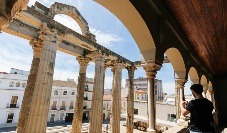 Durante marzo los monumentos de Mrida reciben 34514 visitas un 37 ms que el ao pasado